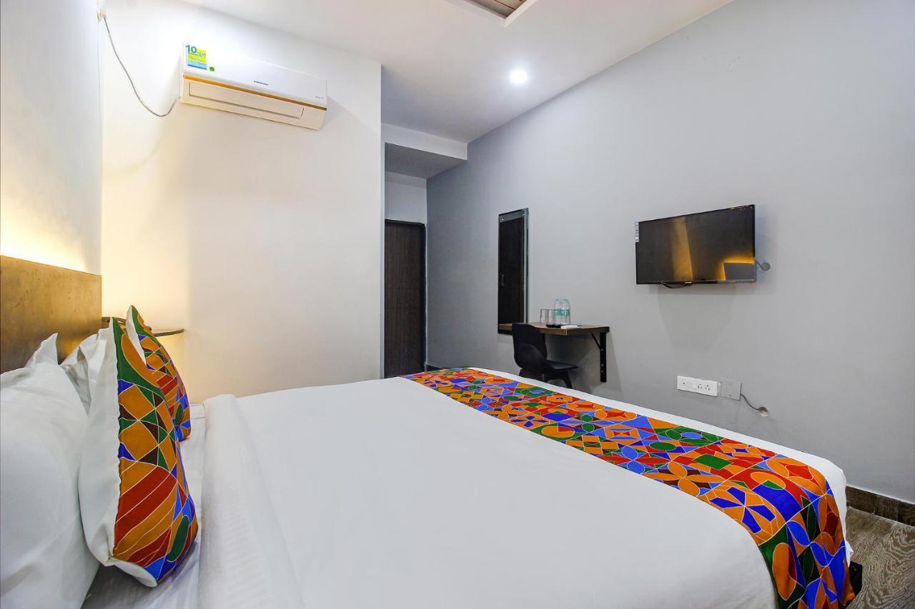 Fabhotel W Grand Suites - Nr Lanco Hills, Manikonda 하이데라바드 외부 사진