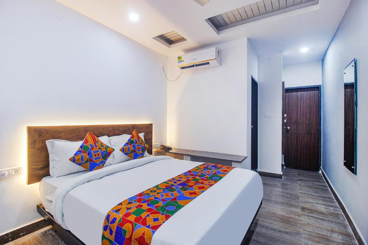 Fabhotel W Grand Suites - Nr Lanco Hills, Manikonda 하이데라바드 외부 사진
