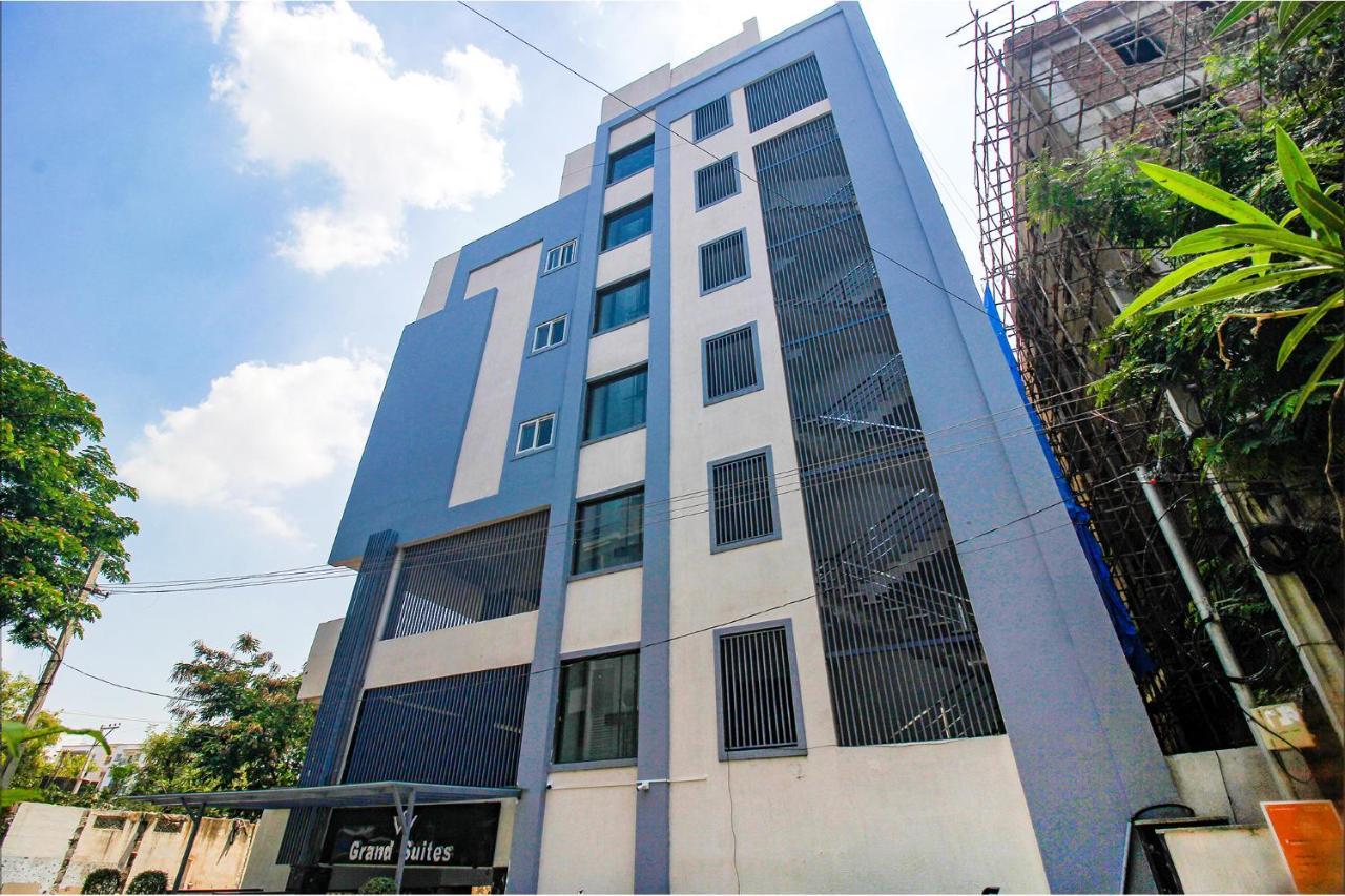 Fabhotel W Grand Suites - Nr Lanco Hills, Manikonda 하이데라바드 외부 사진